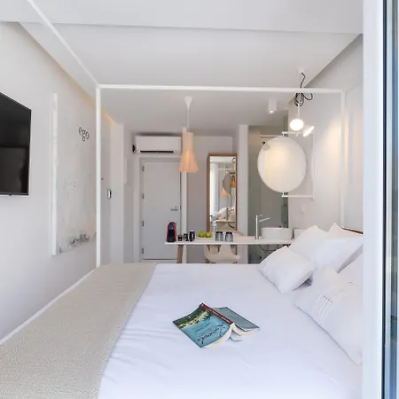 California Urban Hotel 3*